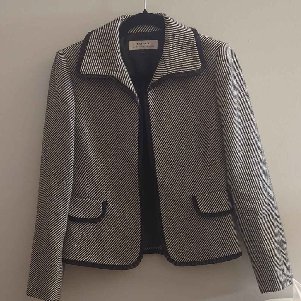 T Tahari Women's Black and White Blazer